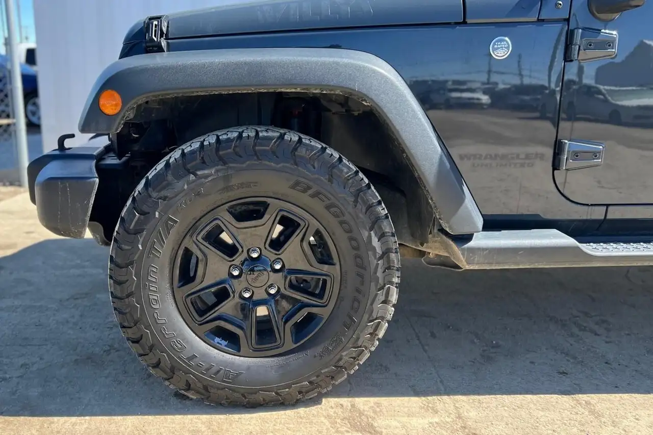 Jeep Wrangler photo Jeep Wrangler