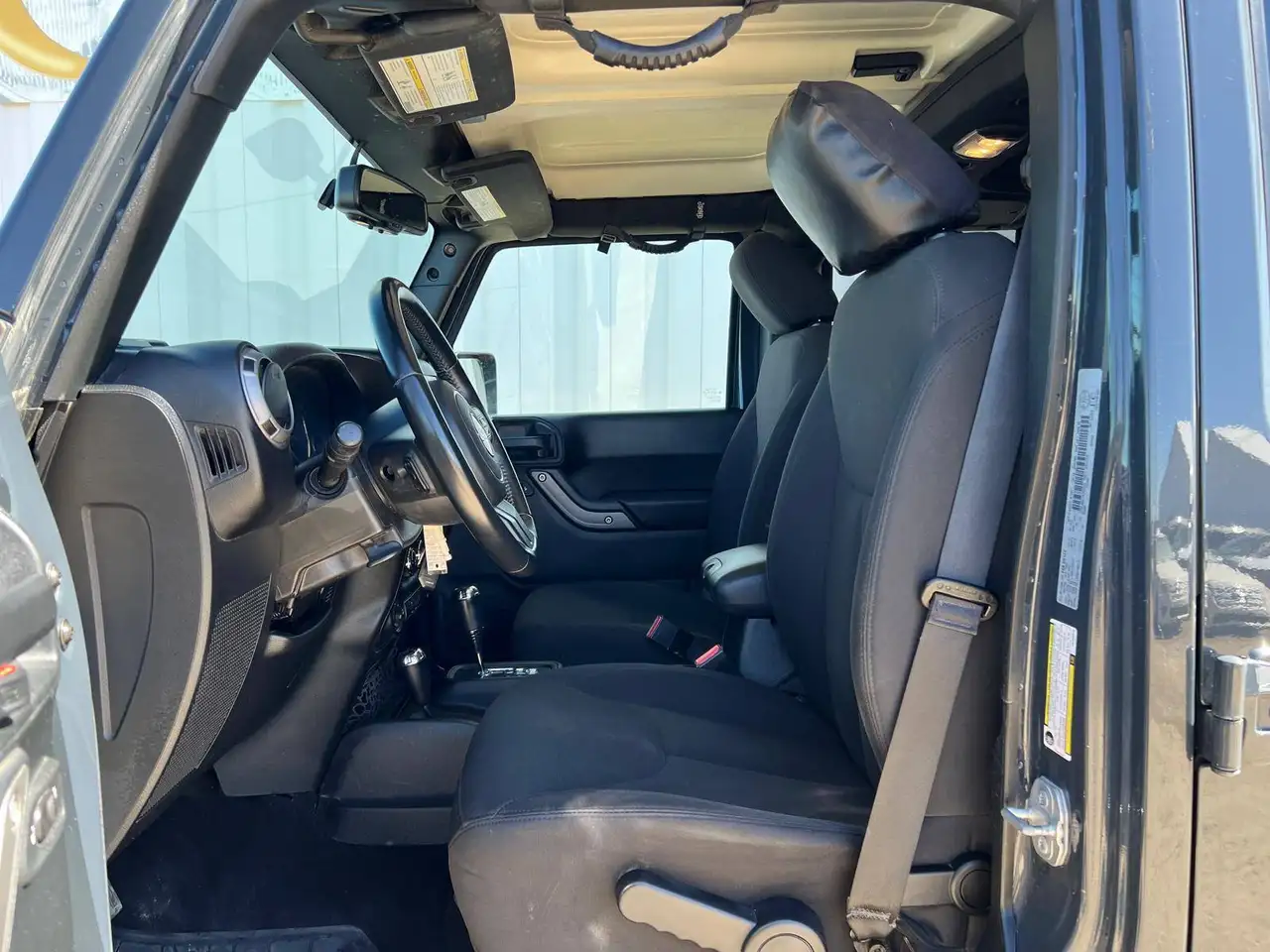 Jeep Wrangler photo Jeep Wrangler