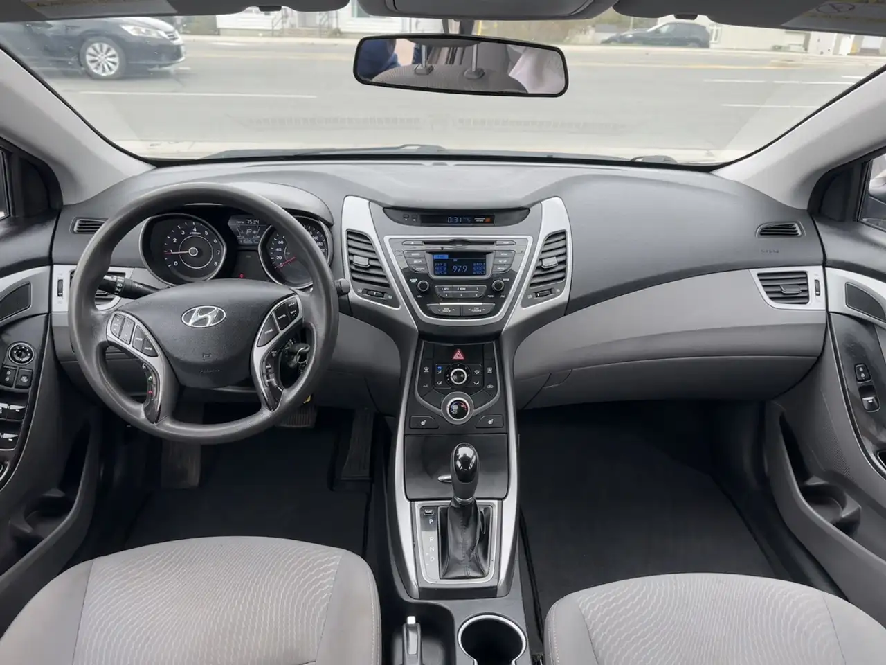 Hyundai ELANTRA снимка Hyundai ELANTRA