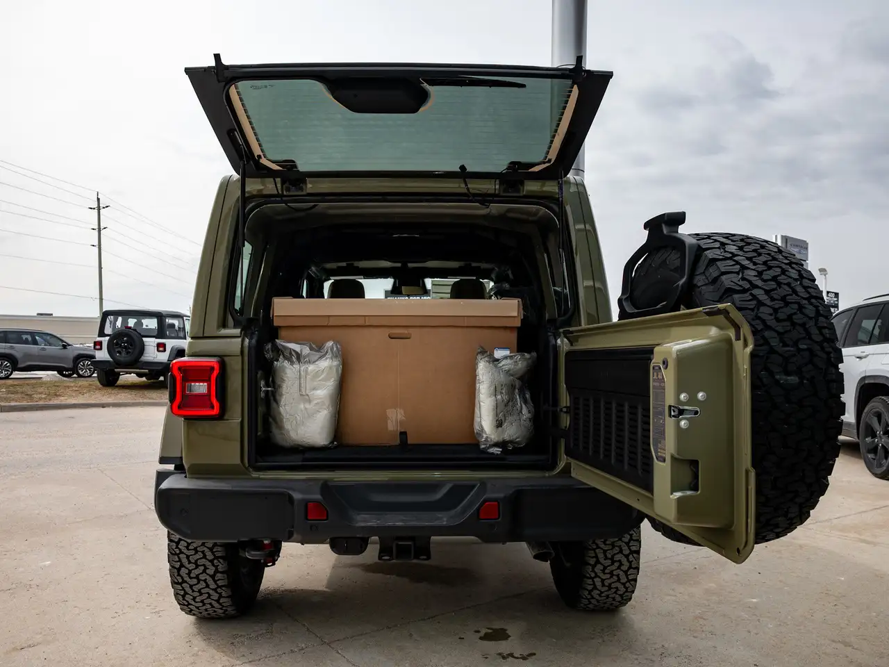 Jeep Wrangler photo Jeep Wrangler