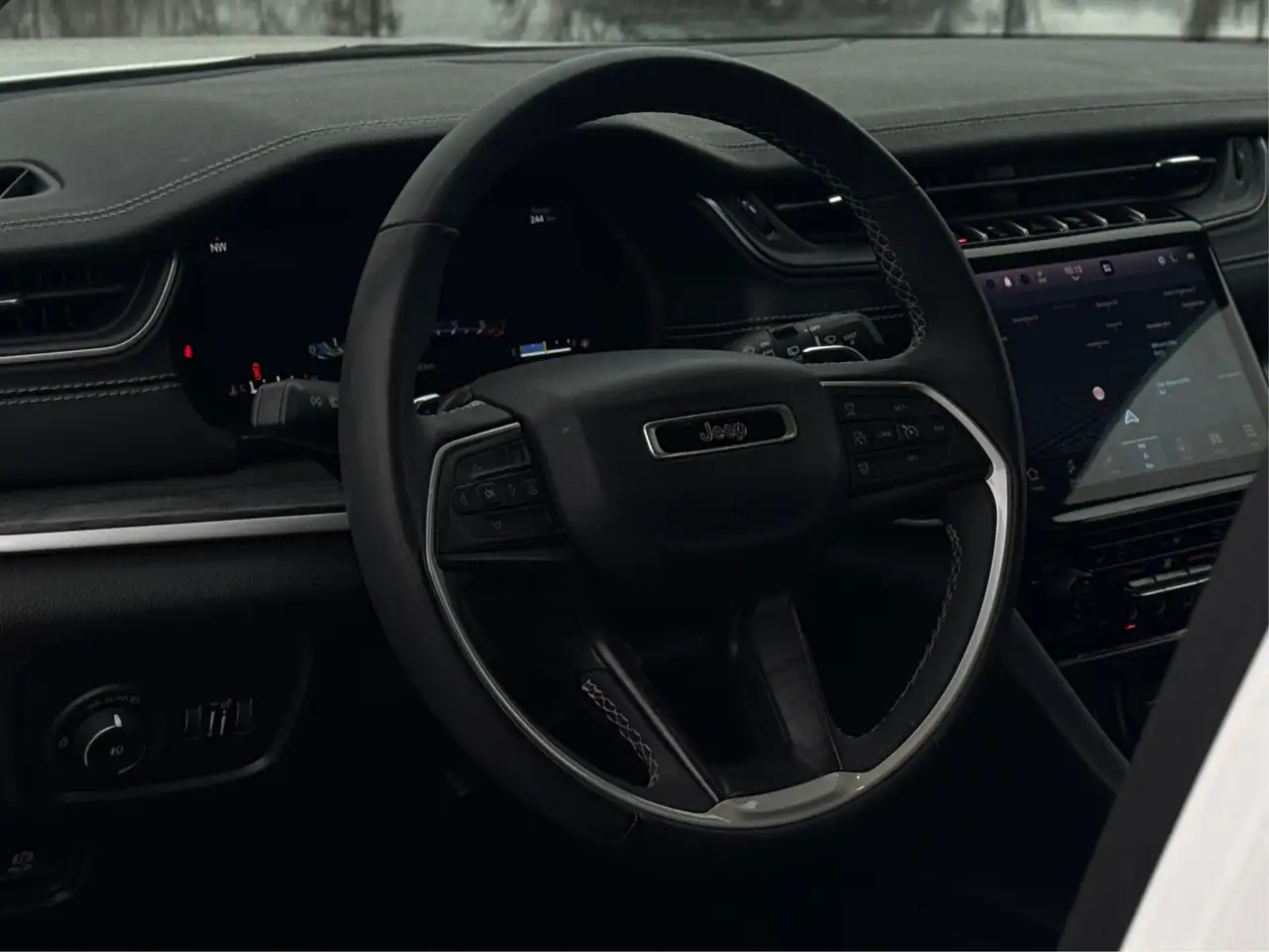 Jeep Grand Cherokee снимка Jeep Grand Cherokee