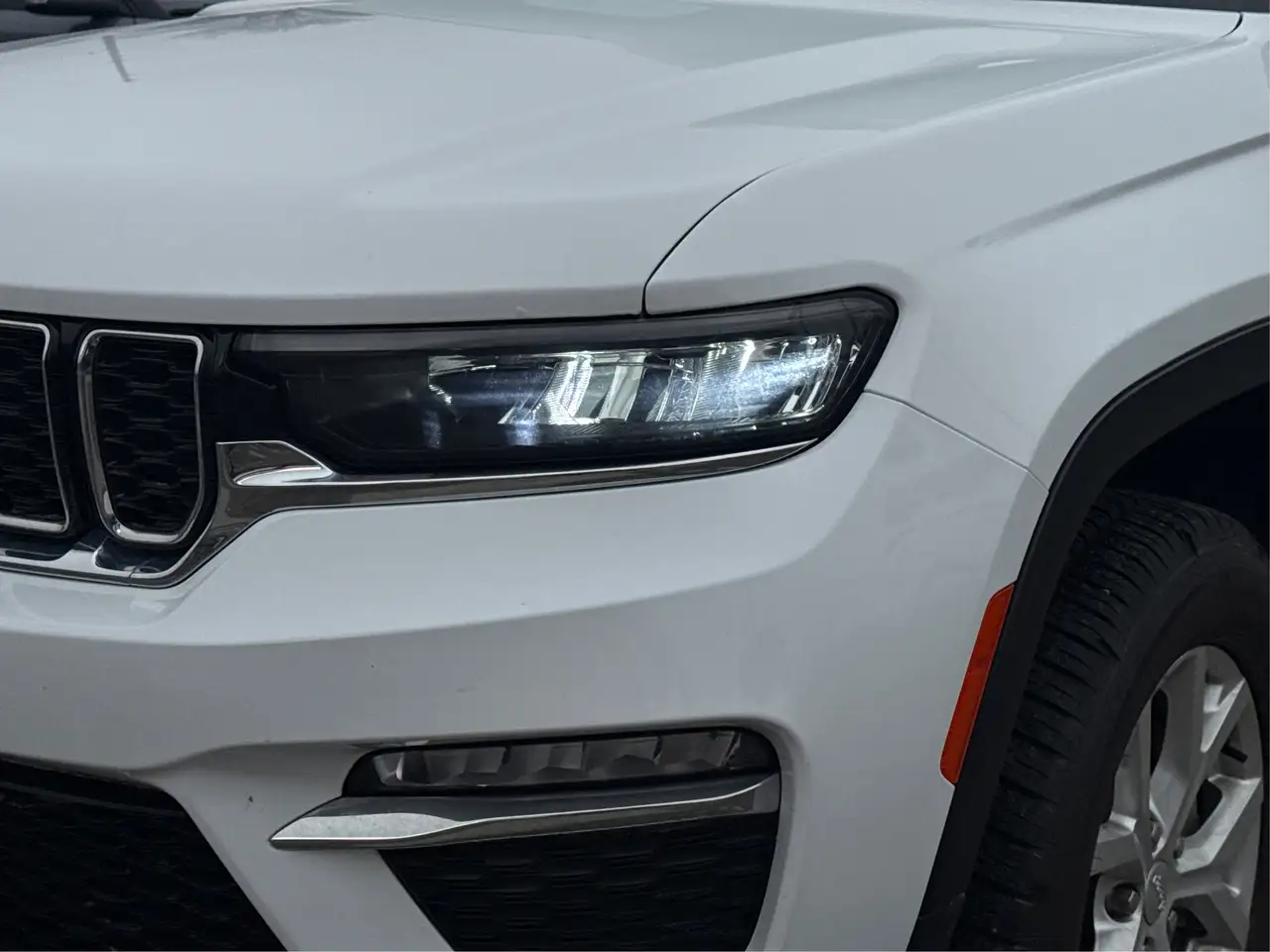 Jeep Grand Cherokee снимка Jeep Grand Cherokee