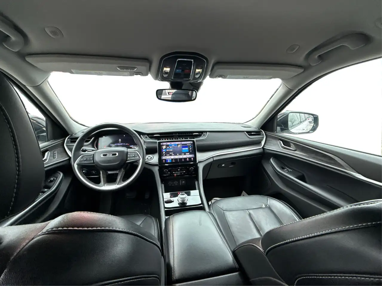 Jeep Grand Cherokee снимка Jeep Grand Cherokee