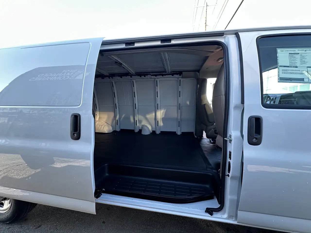Chevrolet Express 3500 снимка Chevrolet Express 3500