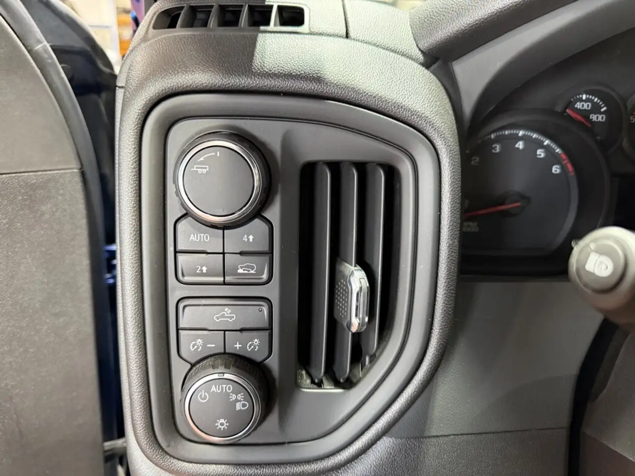Chevrolet Silverado 1500 снимка Chevrolet Silverado 1500