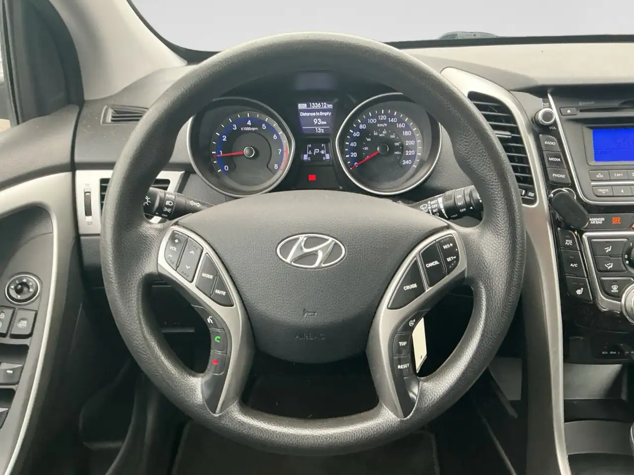 Hyundai ELANTRA снимка Hyundai ELANTRA