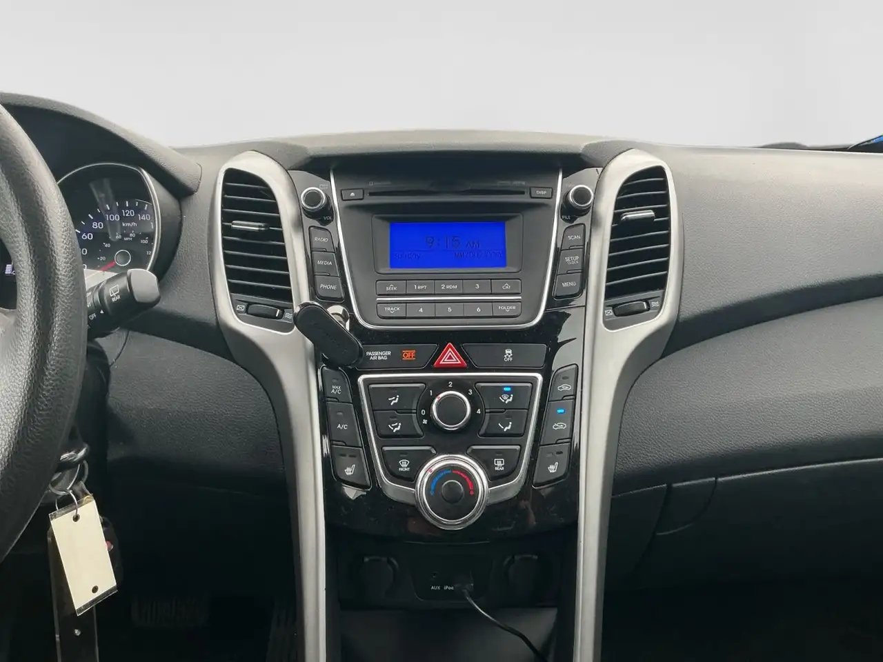 Hyundai ELANTRA снимка Hyundai ELANTRA
