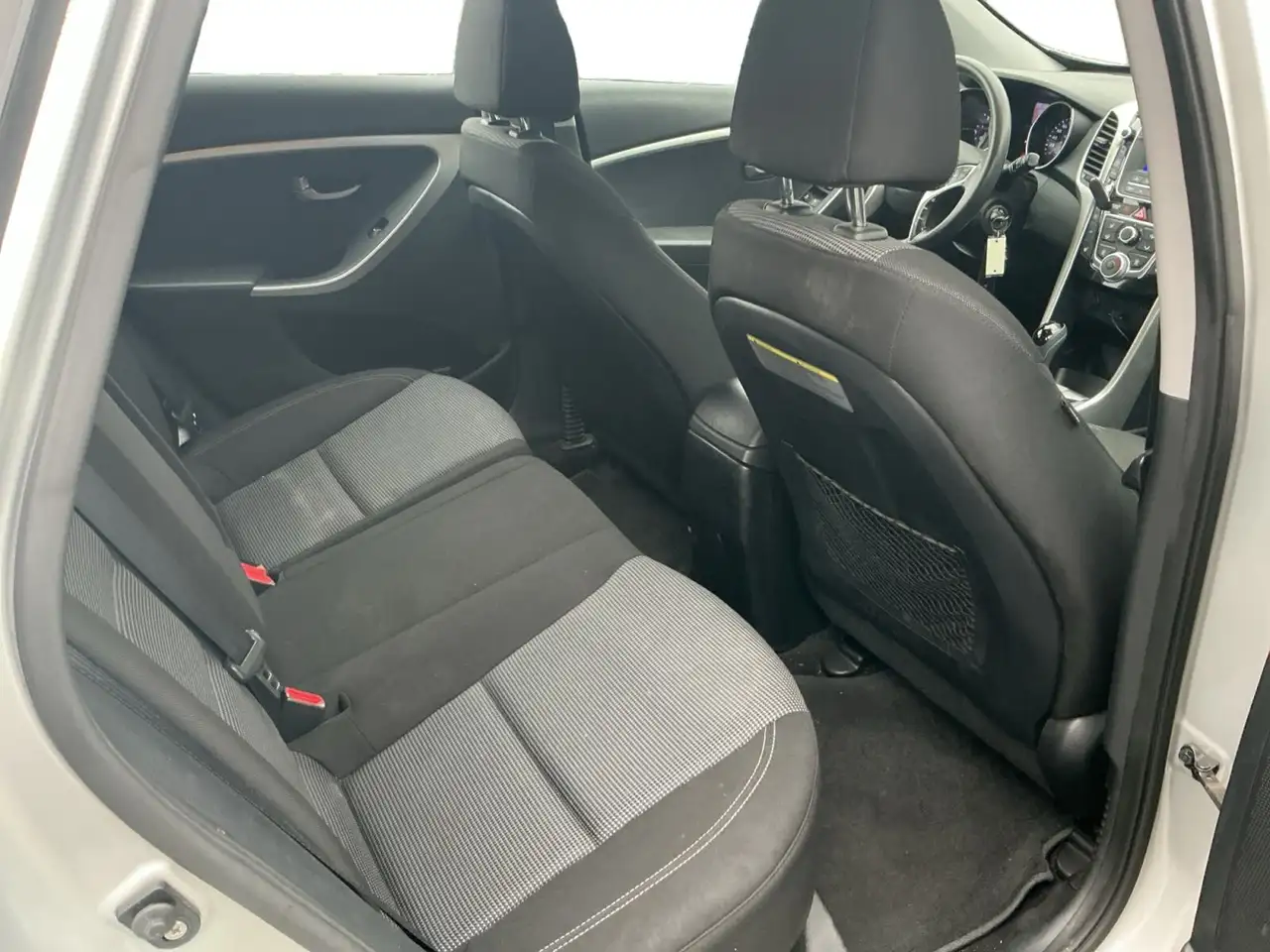 Hyundai ELANTRA снимка Hyundai ELANTRA