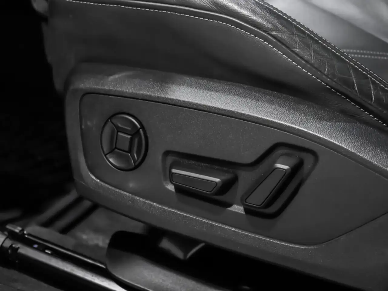 Audi Q3 photo Audi Q3