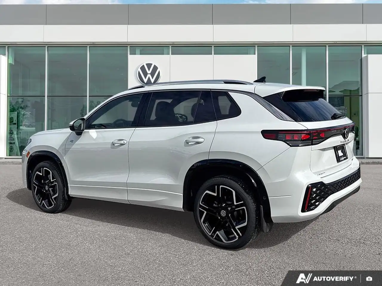 Volkswagen Tiguan снимка Volkswagen Tiguan
