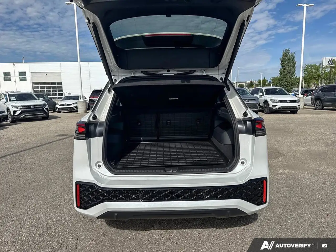 Volkswagen Tiguan снимка Volkswagen Tiguan