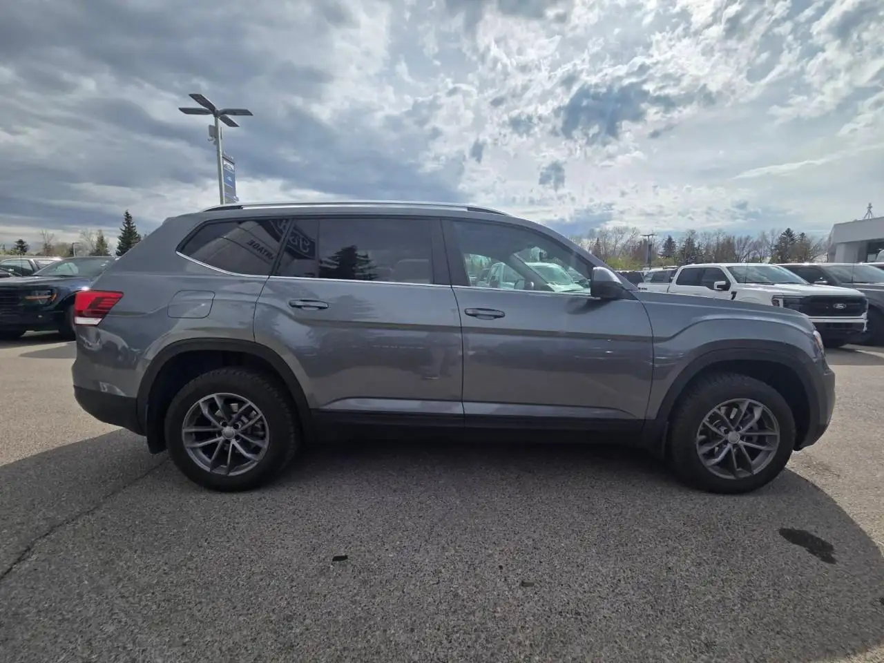 Volkswagen Atlas photo Volkswagen Atlas