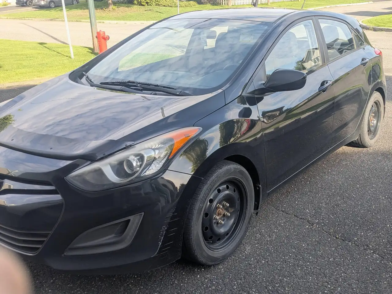 Hyundai ELANTRA photo Hyundai ELANTRA