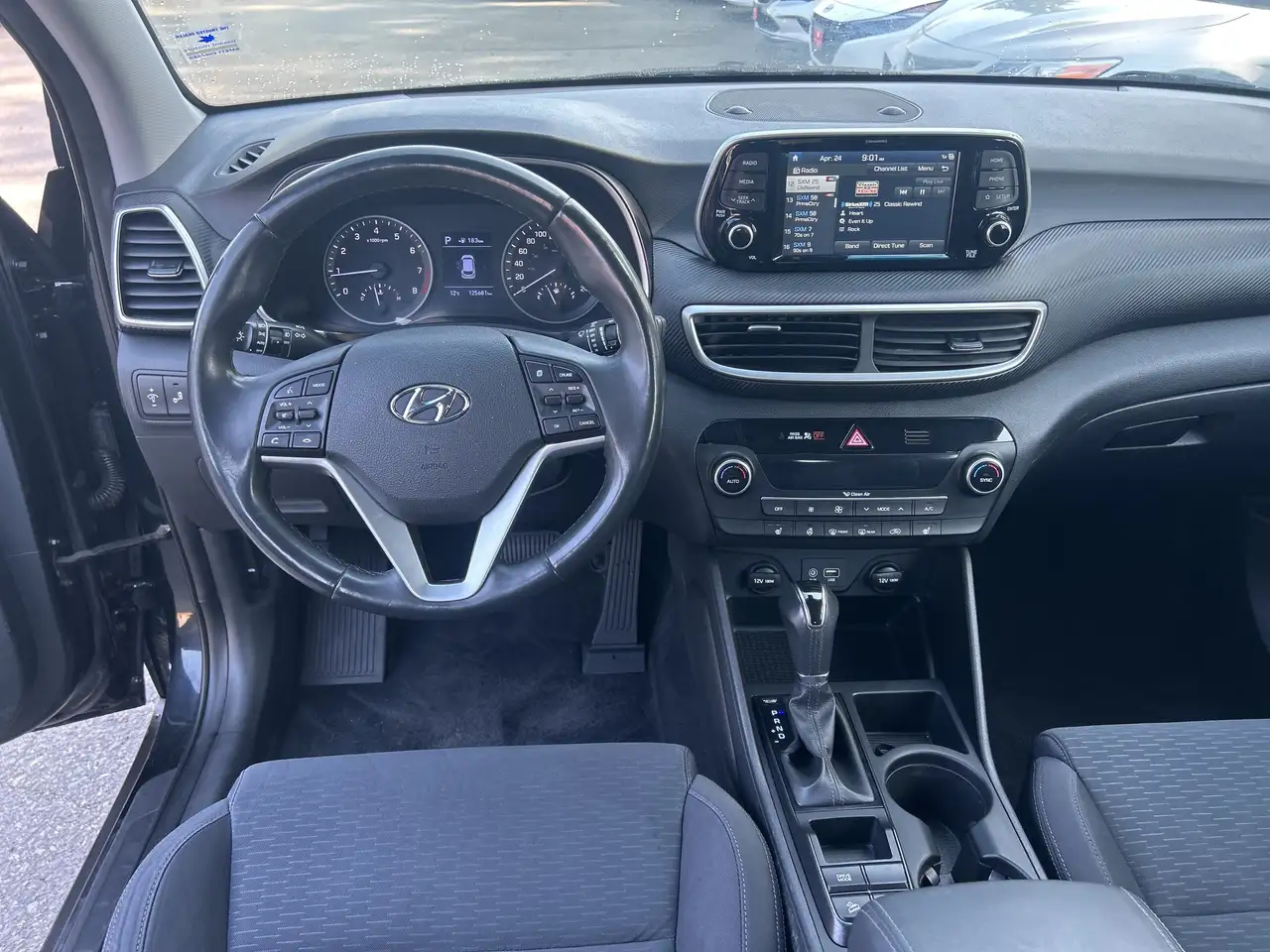 Hyundai TUCSON photo Hyundai TUCSON