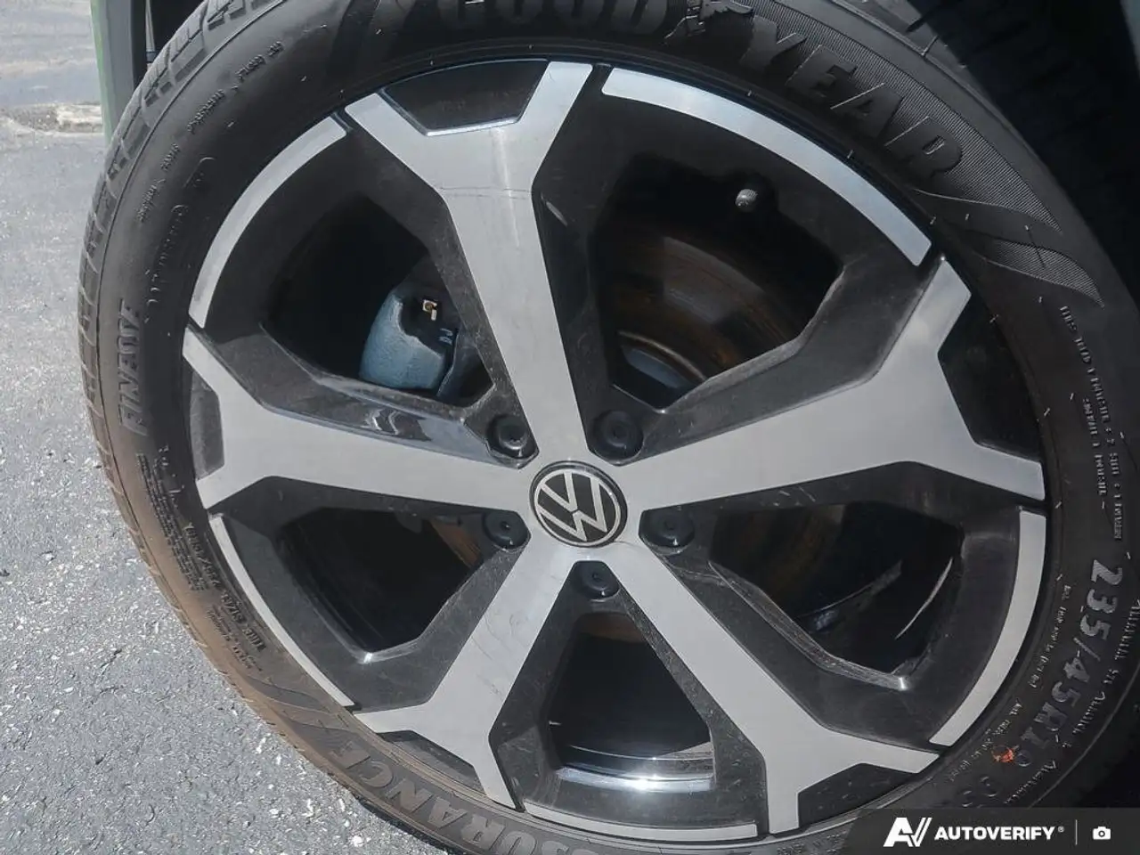 Volkswagen Taos снимка Volkswagen Taos