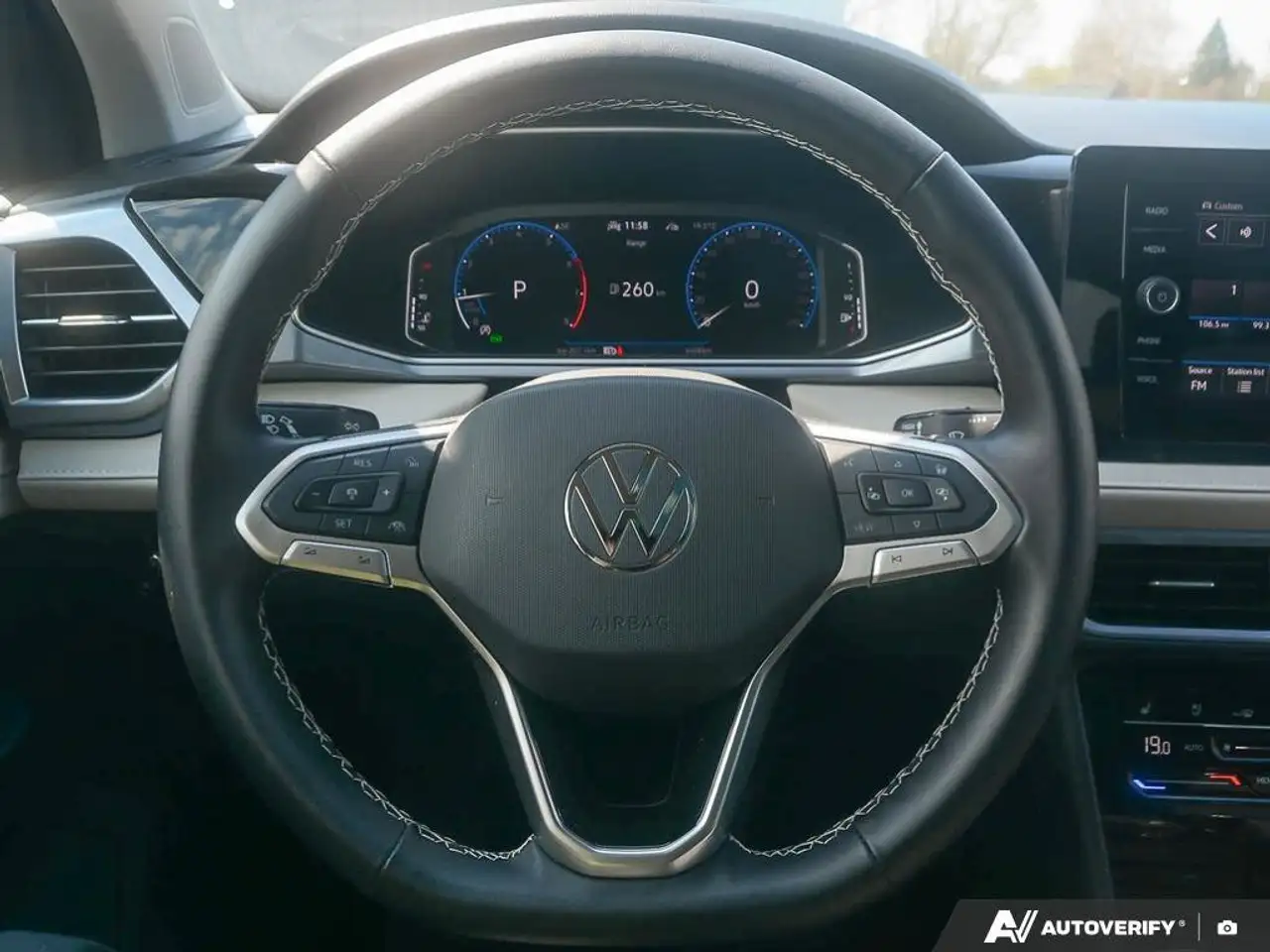 Volkswagen Taos снимка Volkswagen Taos
