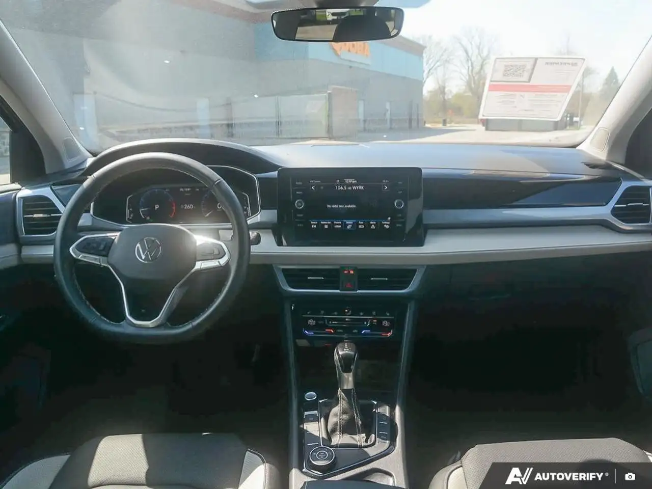 Volkswagen Taos снимка Volkswagen Taos