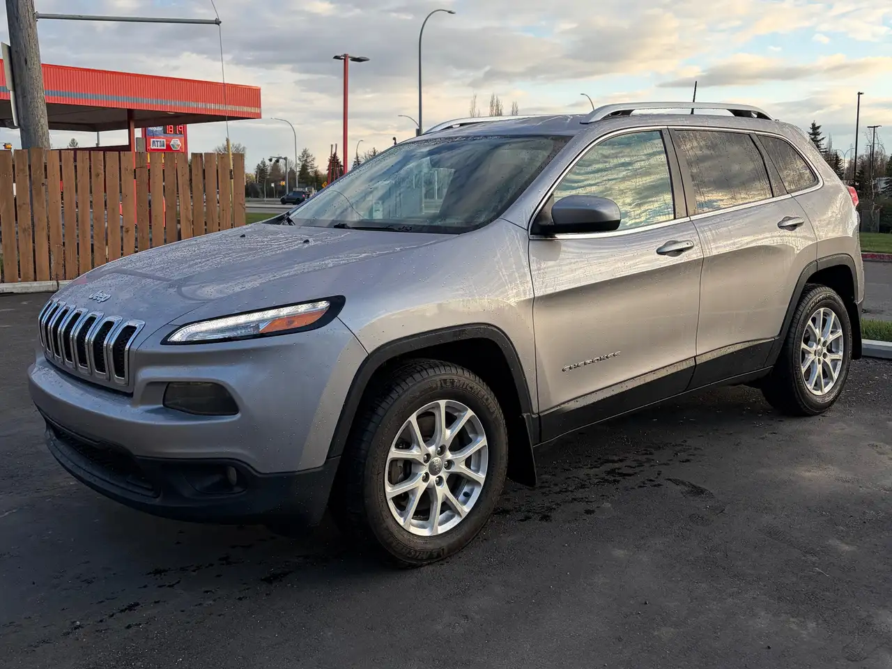 Jeep Grand Cherokee photo Jeep Grand Cherokee