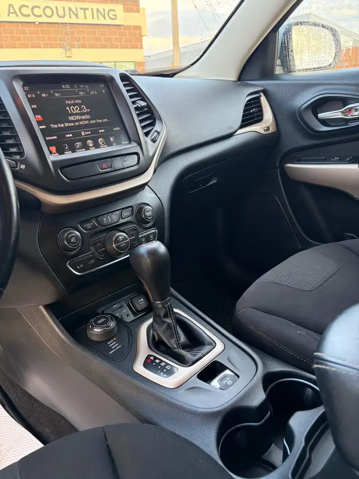 Jeep Grand Cherokee photo Jeep Grand Cherokee