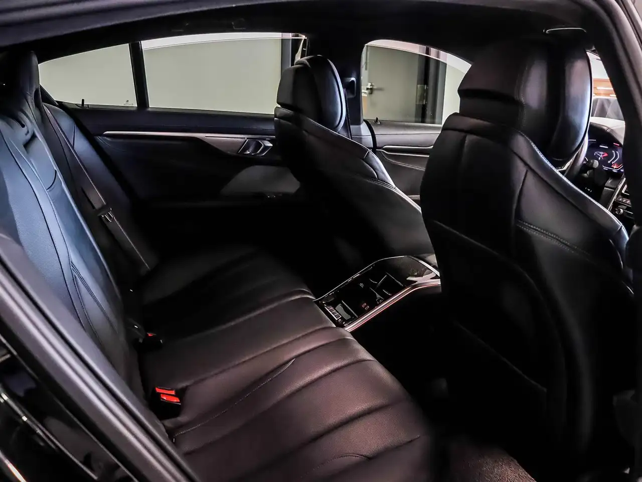 BMW 8 Series photo BMW 8 Series