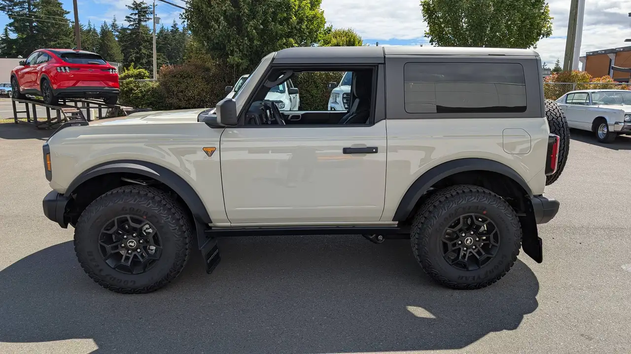 Ford Bronco снимка Ford Bronco