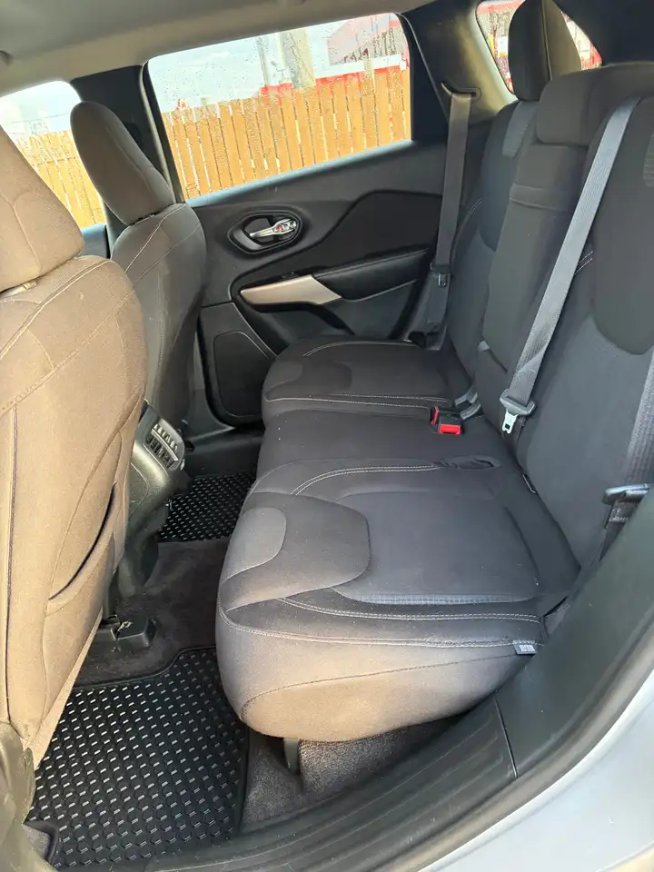 Jeep Grand Cherokee photo Jeep Grand Cherokee