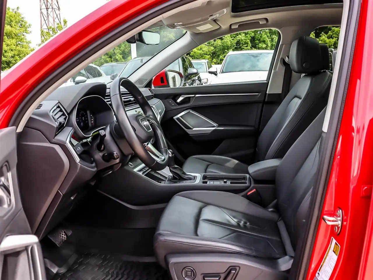 Audi Q3 снимка Audi Q3