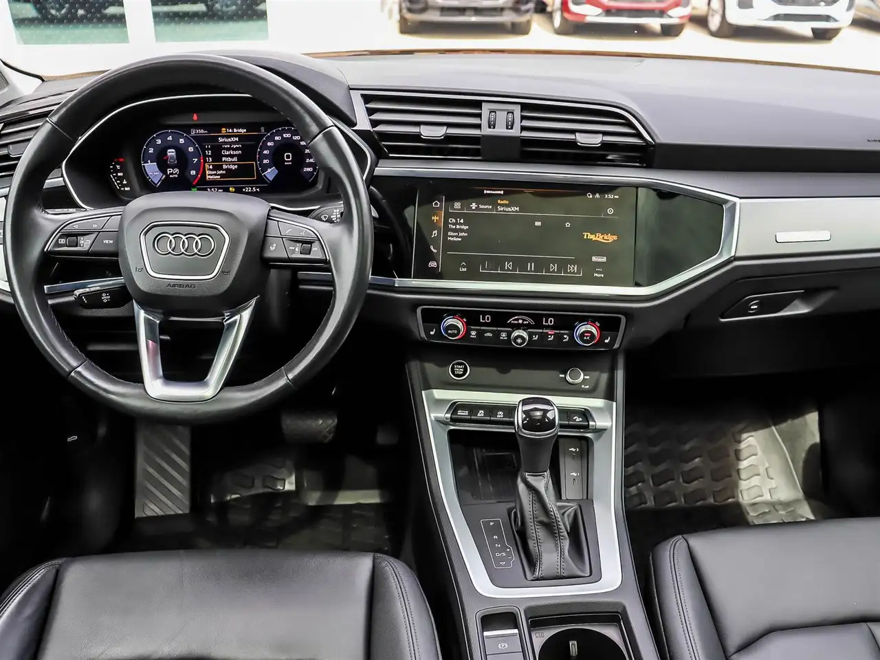 Audi Q3 снимка Audi Q3