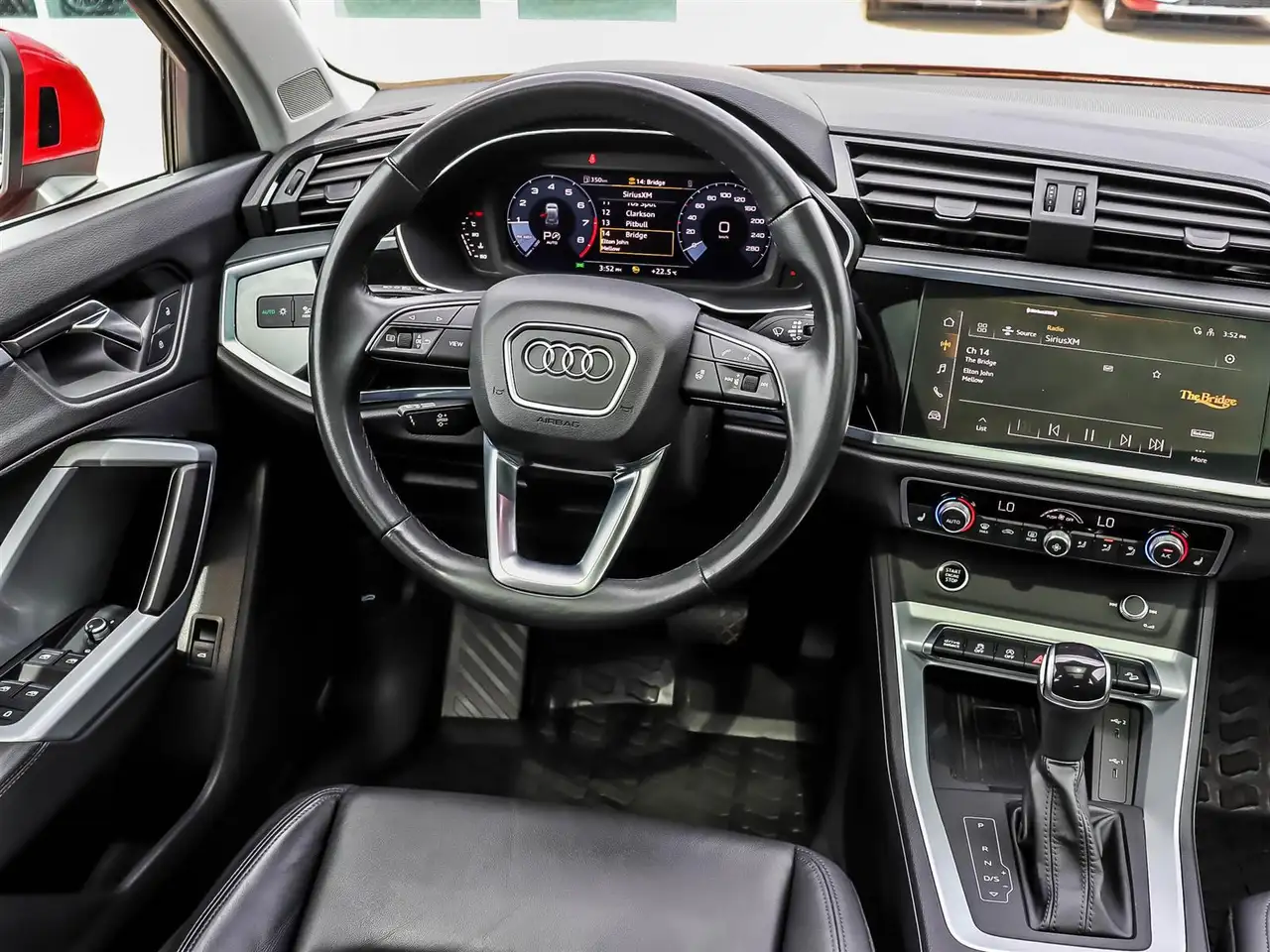 Audi Q3 снимка Audi Q3