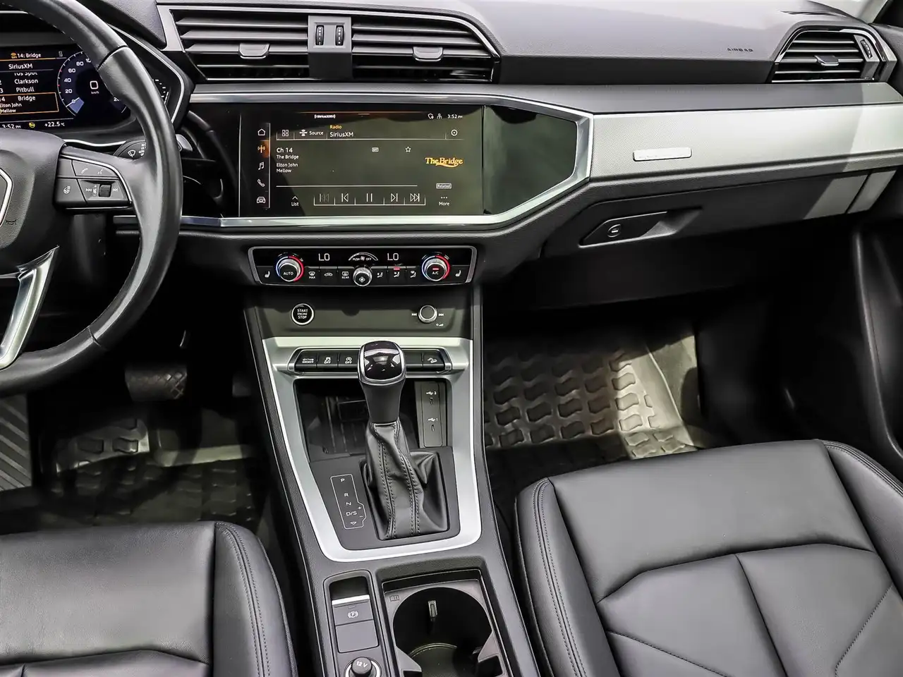 Audi Q3 снимка Audi Q3