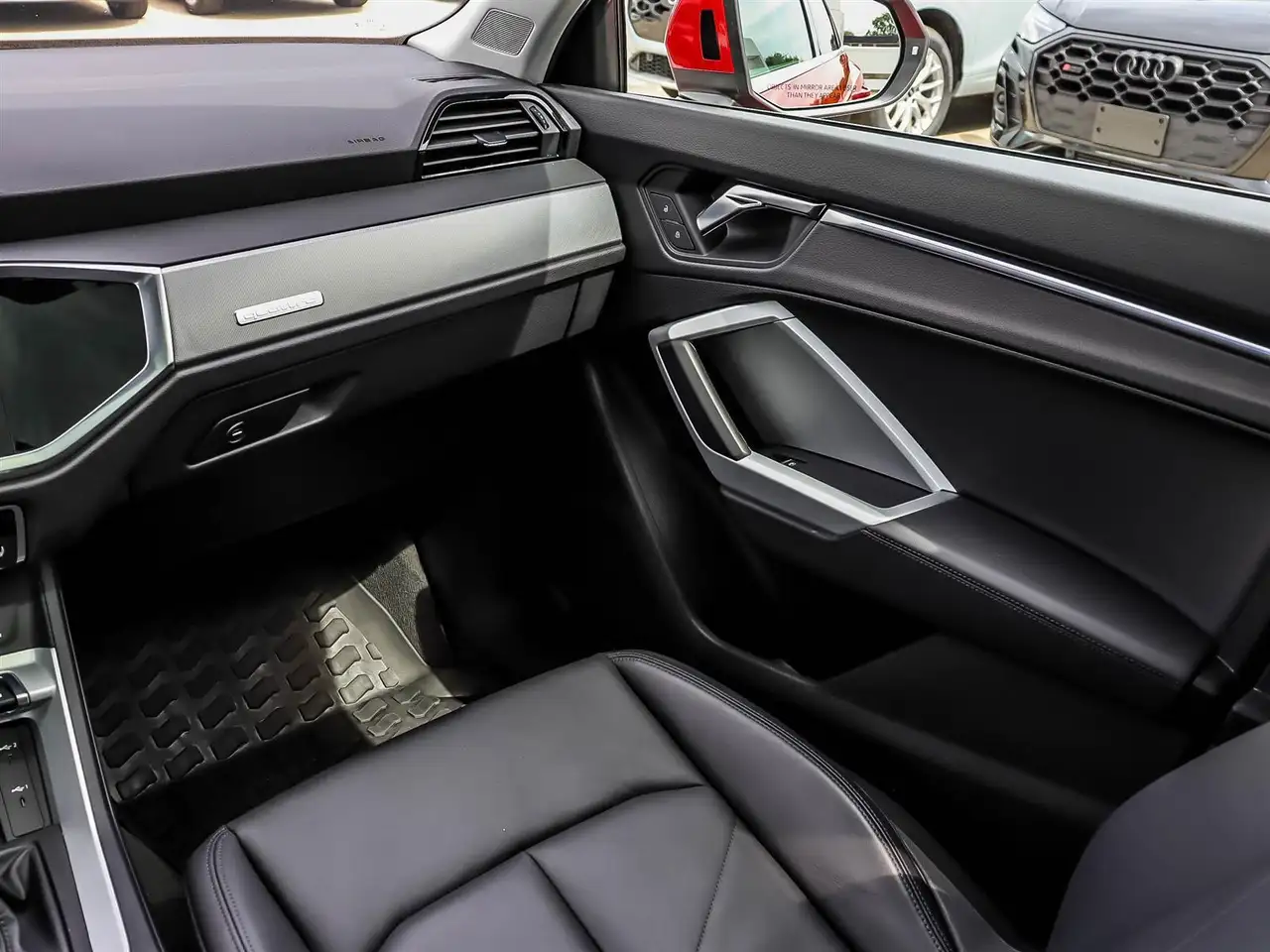 Audi Q3 снимка Audi Q3