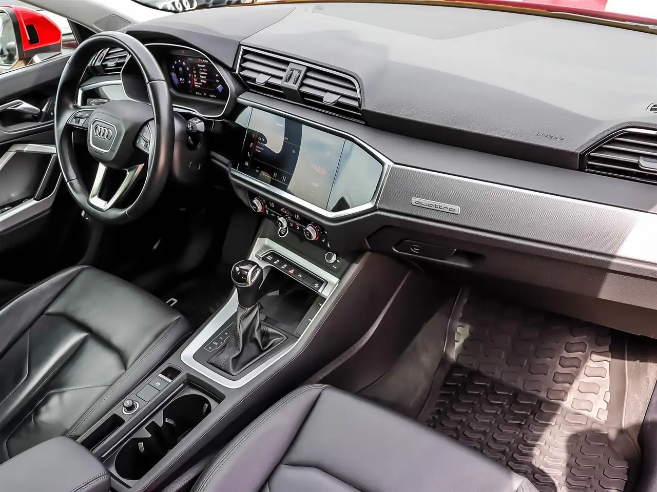 Audi Q3 снимка Audi Q3