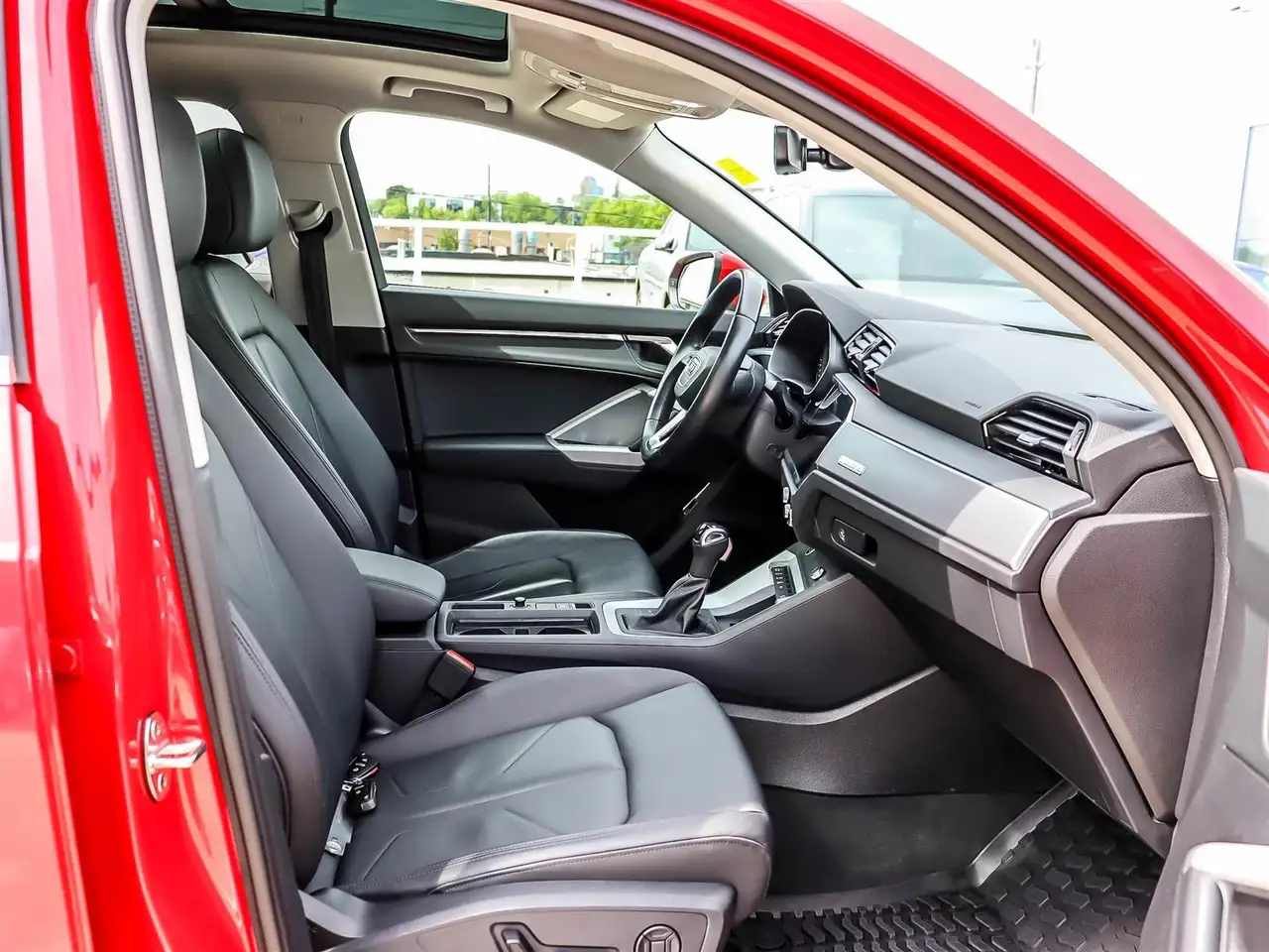 Audi Q3 снимка Audi Q3