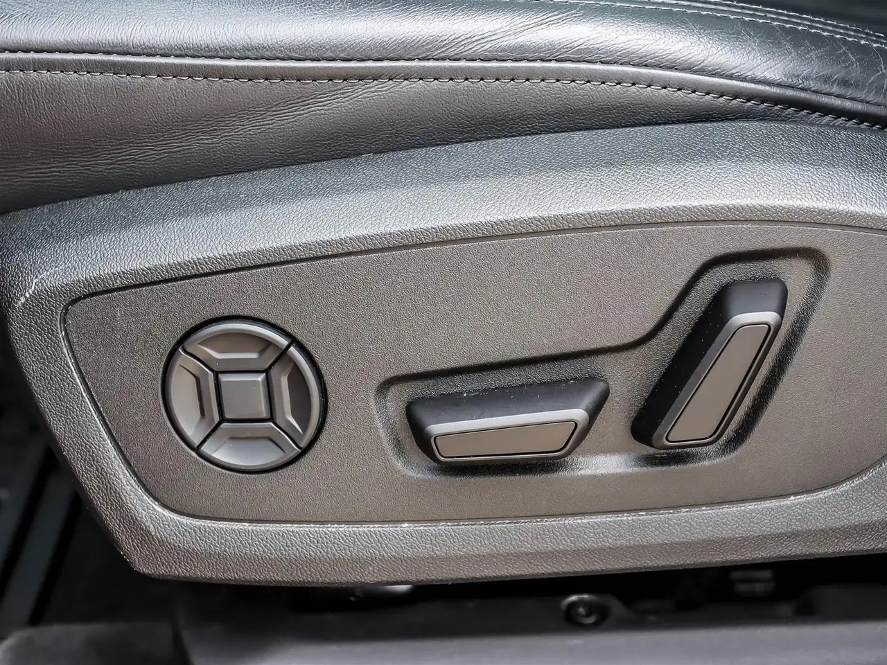 Audi Q3 снимка Audi Q3