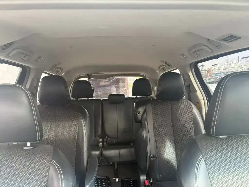 Toyota Sienna снимка Toyota Sienna