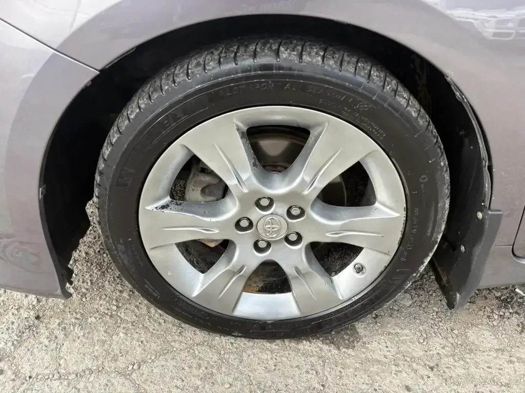 Toyota Sienna снимка Toyota Sienna
