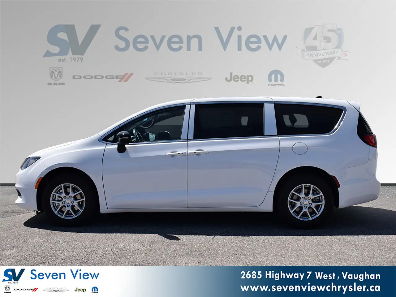 Chrysler Grand Caravan снимка Chrysler Grand Caravan