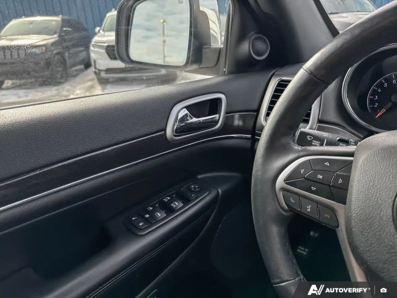 Jeep Grand Cherokee photo Jeep Grand Cherokee
