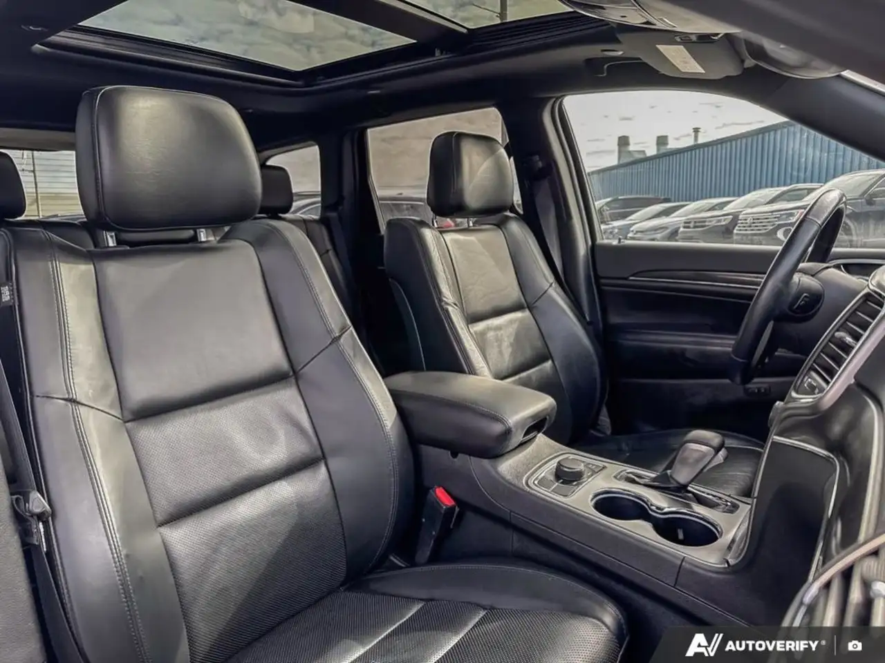 Jeep Grand Cherokee photo Jeep Grand Cherokee