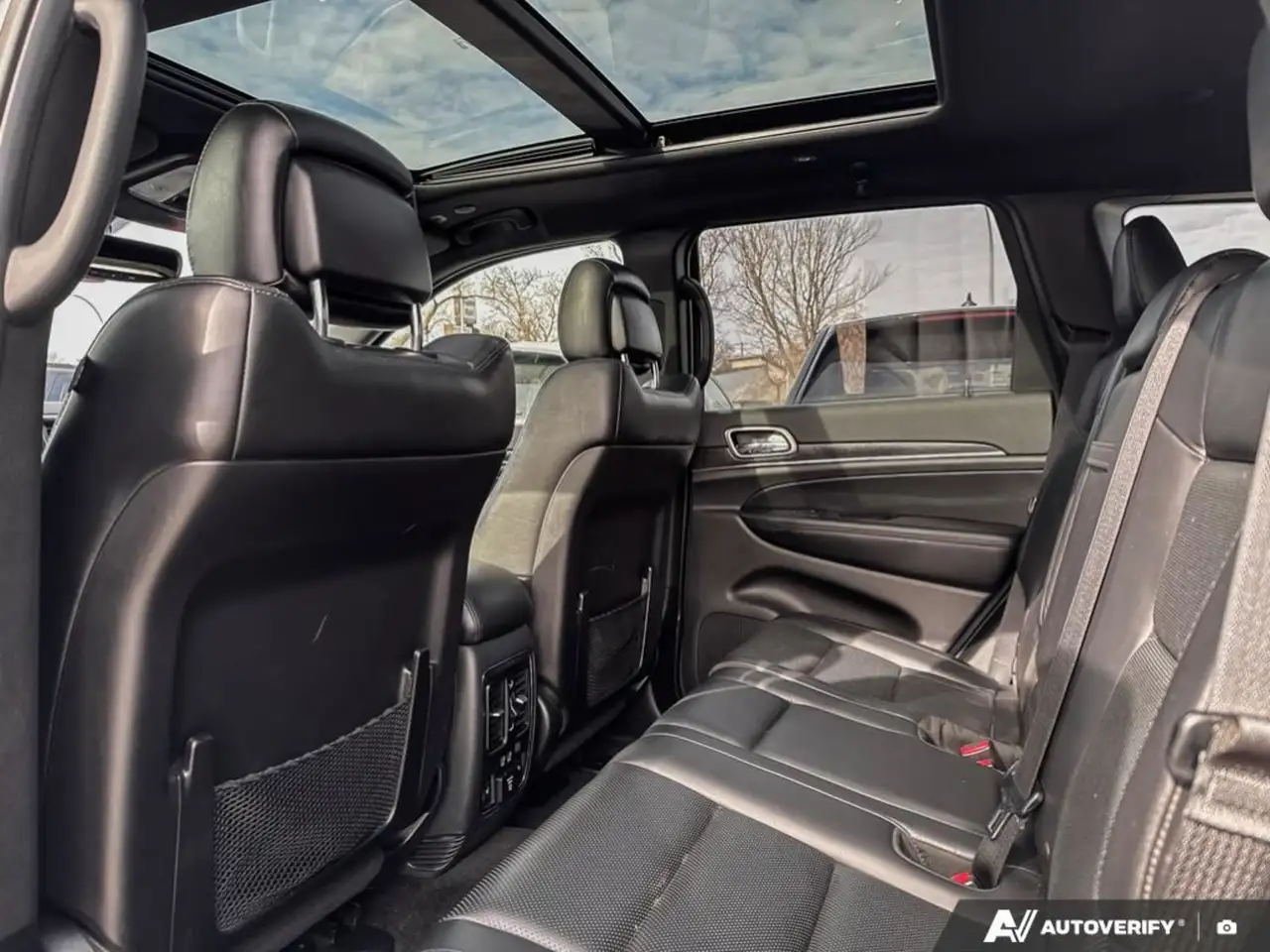 Jeep Grand Cherokee photo Jeep Grand Cherokee