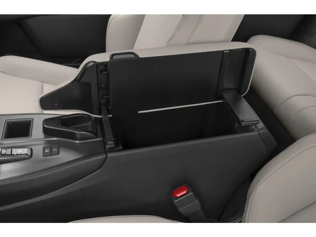 Lexus UX 300h снимка Lexus UX 300h