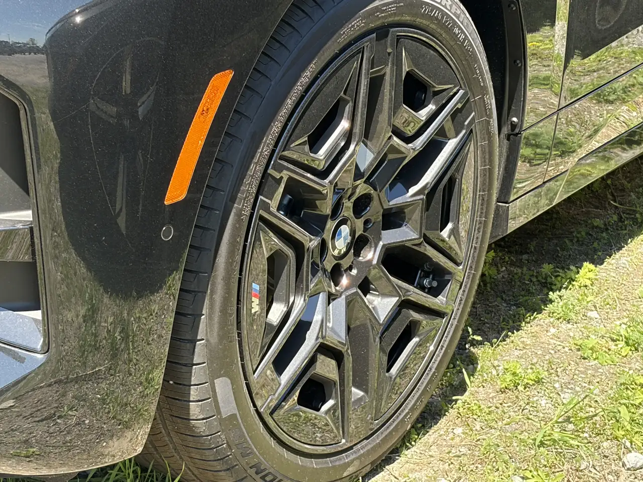 BMW iX снимка BMW iX
