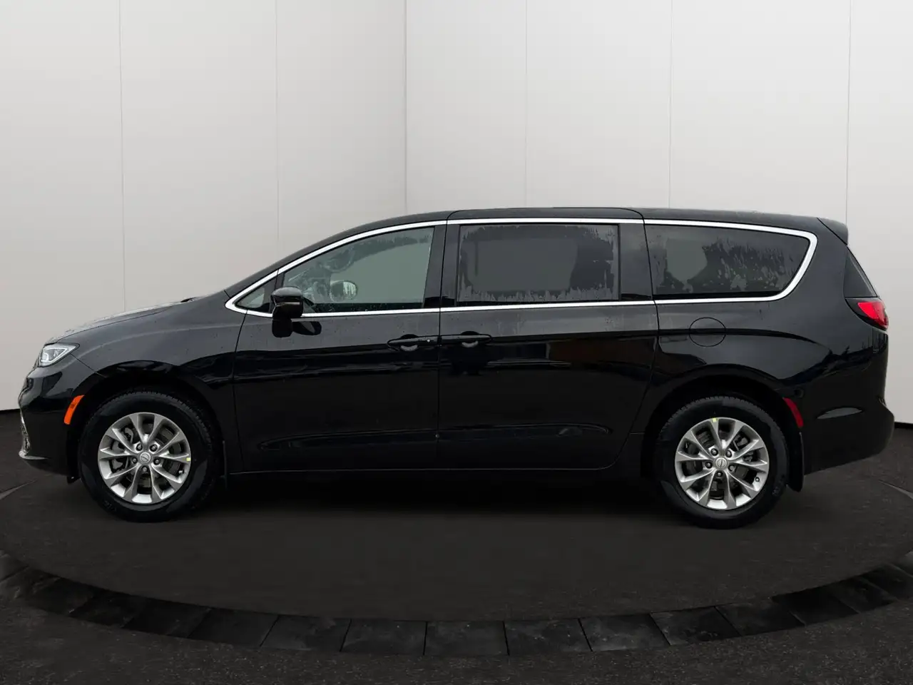 Chrysler Pacifica снимка Chrysler Pacifica