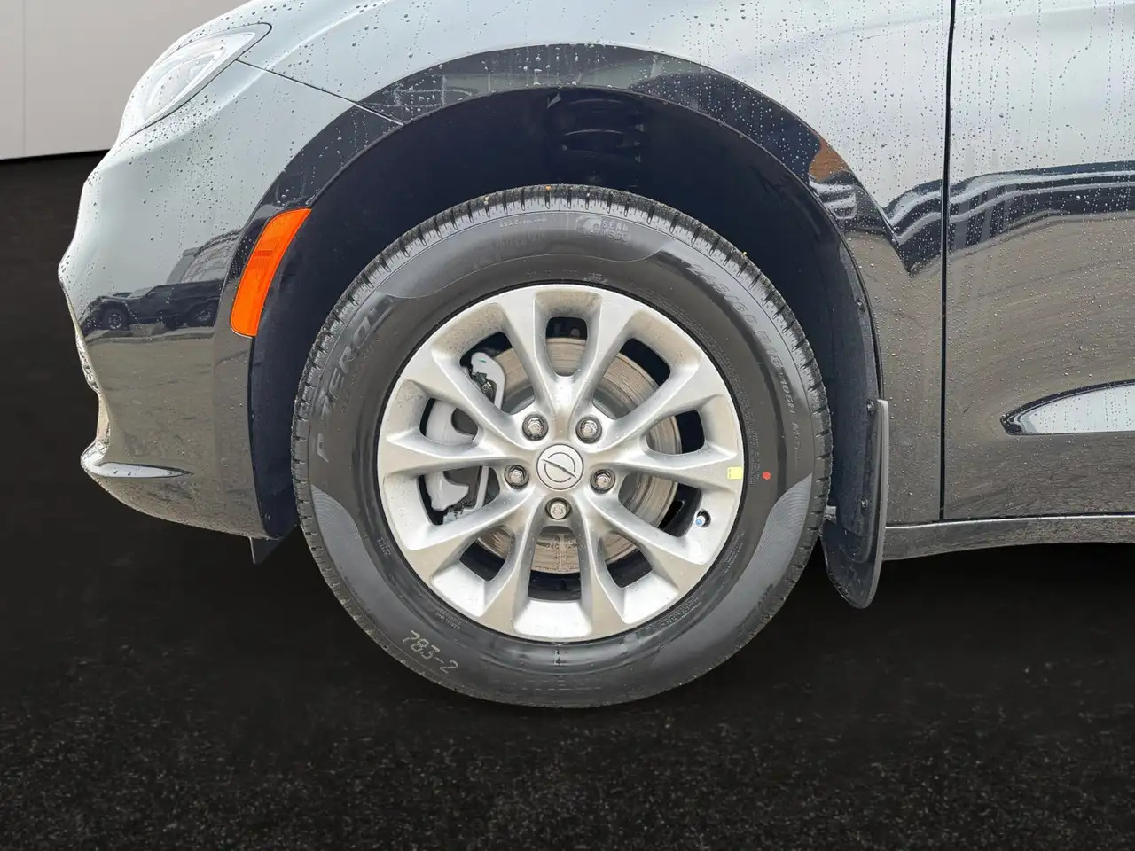 Chrysler Pacifica снимка Chrysler Pacifica