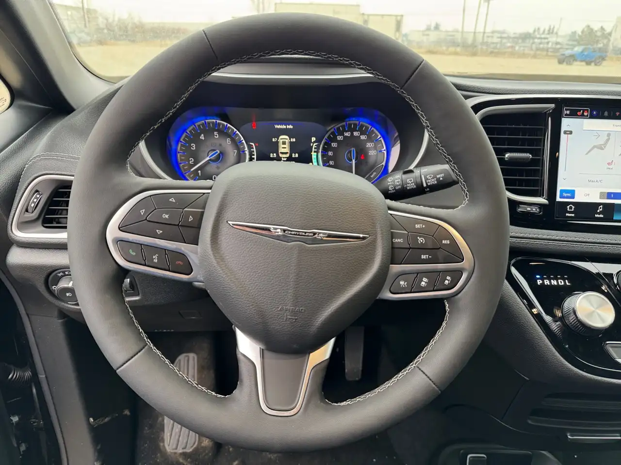 Chrysler Pacifica снимка Chrysler Pacifica