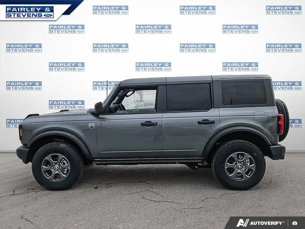 Ford Bronco photo Ford Bronco