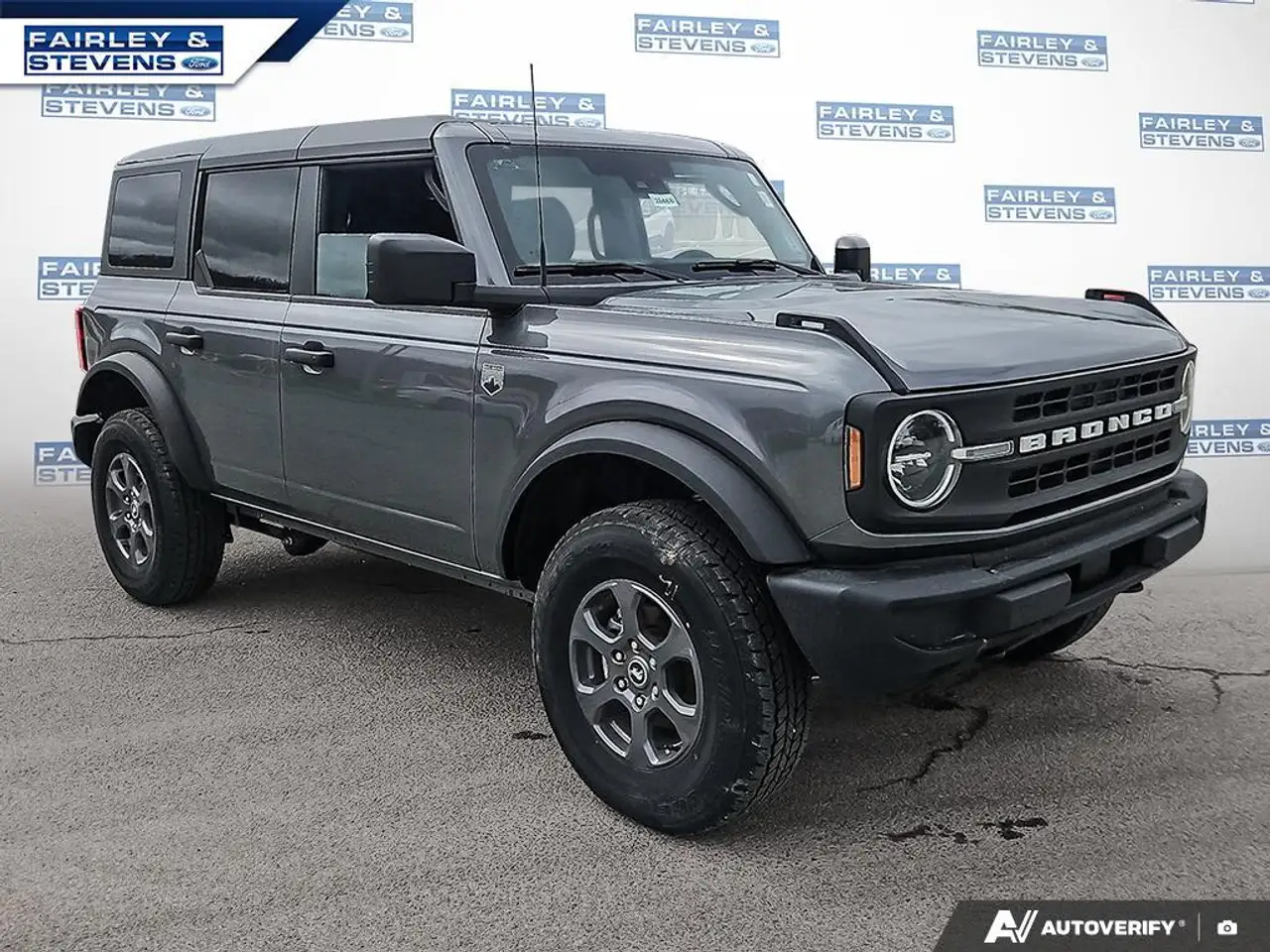 Ford Bronco photo Ford Bronco