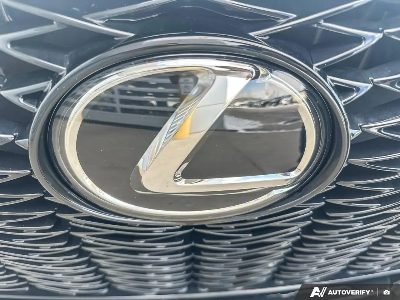 Lexus IS photo Lexus IS