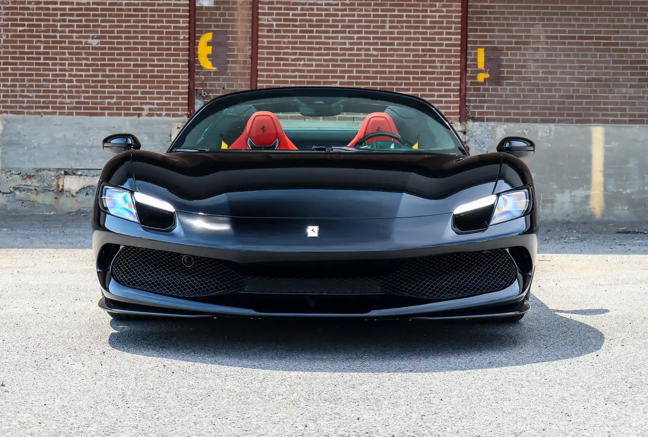 Ferrari 296 GTS снимка Ferrari 296 GTS