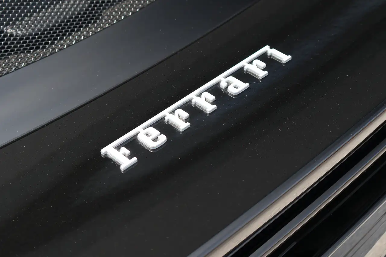 Ferrari 296 GTS снимка Ferrari 296 GTS